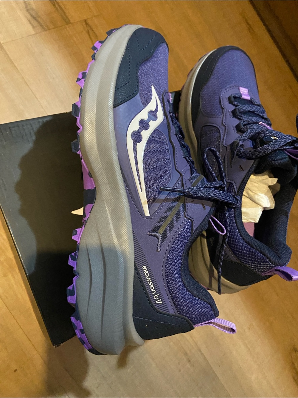 Saucony PURPLE Excursion Trail 17 NEW Size 9.5 Trail  Running Shoes